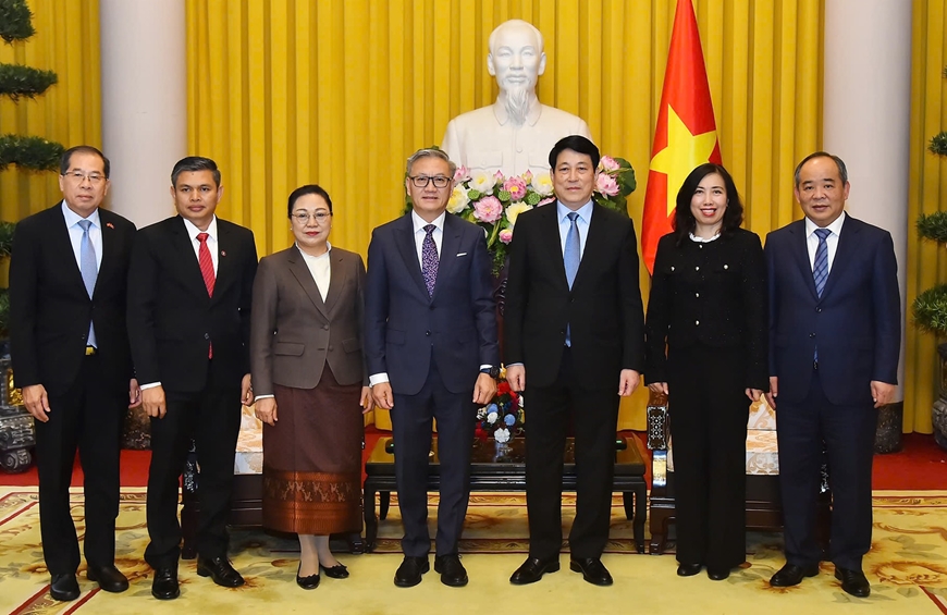 Chủ tịch nước Lương Cường tiếp Bộ trưởng Bộ Ngoại giao Lào Thongsavanh Phomvihane