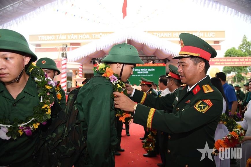 Long An giao quân an toàn, chất lượng, hiệu quả