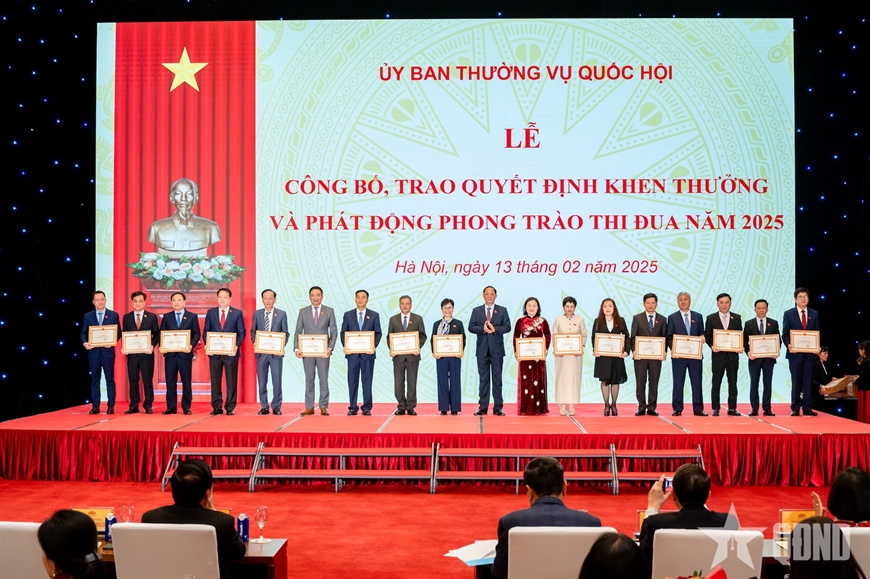 Chủ tịch Quốc hội Trần Thanh Mẫn phát động phong trào thi đua năm 2025