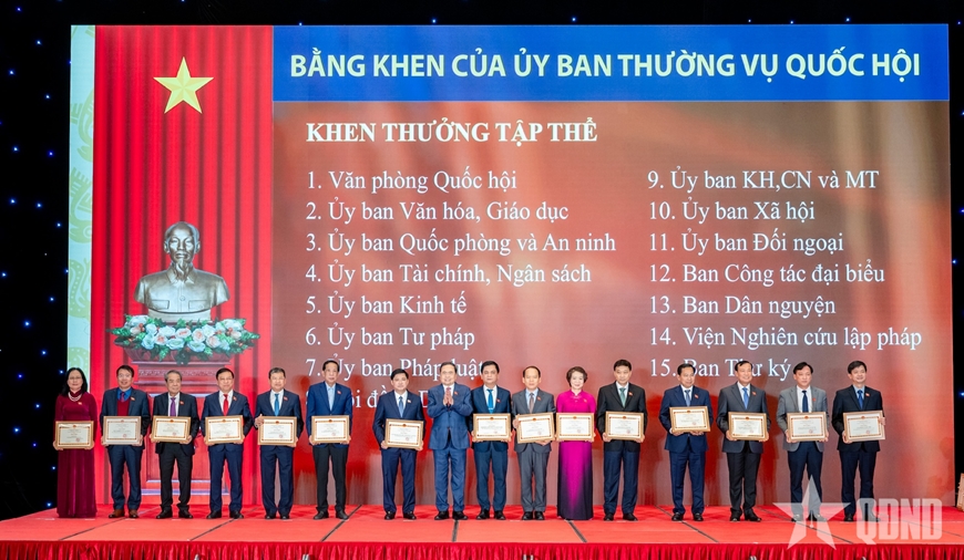 Chủ tịch Quốc hội Trần Thanh Mẫn phát động phong trào thi đua năm 2025