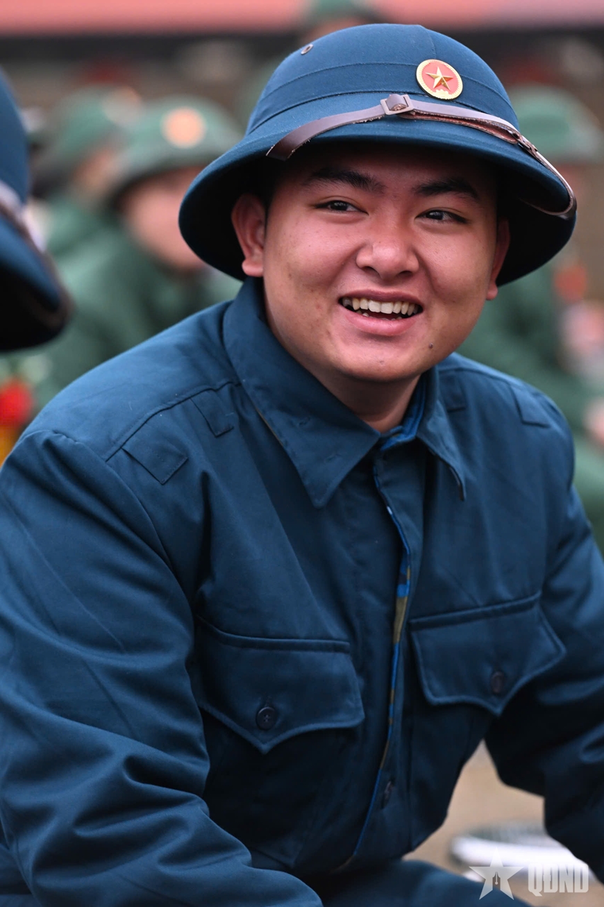 Thượng tướng Trịnh Văn Quyết động viên thanh niên TP Việt Trì, tỉnh Phú Thọ lên đường nhập ngũ
