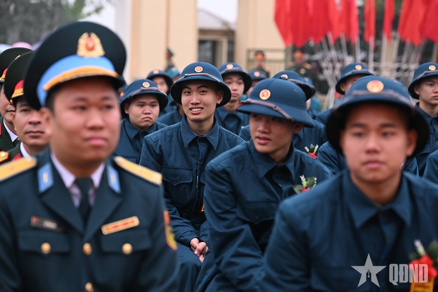 Thượng tướng Trịnh Văn Quyết động viên thanh niên TP Việt Trì, tỉnh Phú Thọ lên đường nhập ngũ