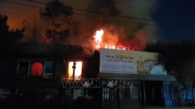Cháy lớn tại Trung tâm tranh thêu lụa Đà Lạt XQ Việt Nam