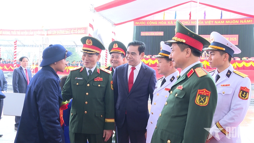 Tỉnh Hà Tĩnh tổ chức lễ giao, nhận quân đảm bảo đúng chỉ tiêu và chất lượng