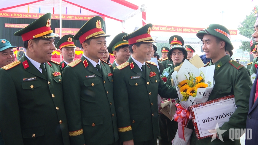 Tỉnh Hà Tĩnh tổ chức lễ giao, nhận quân đảm bảo đúng chỉ tiêu và chất lượng