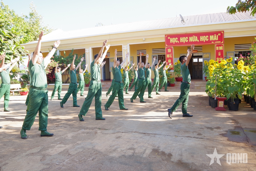 Chiến sĩ mới với những bài học đầu tiên