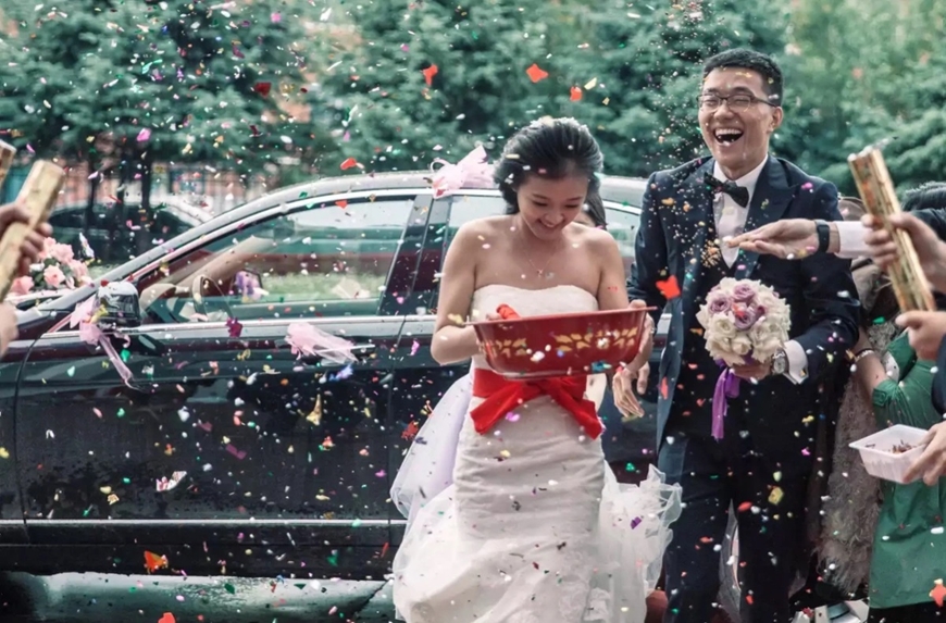 Câu chuyện quốc tế: Thưởng tiền... để kết hôn