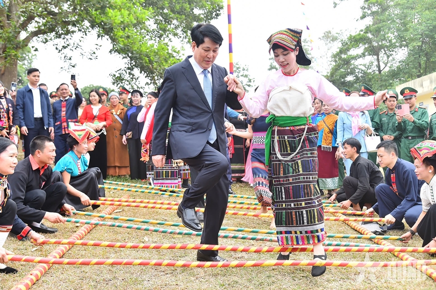 Chủ tịch nước Lương Cường dự Ngày hội 