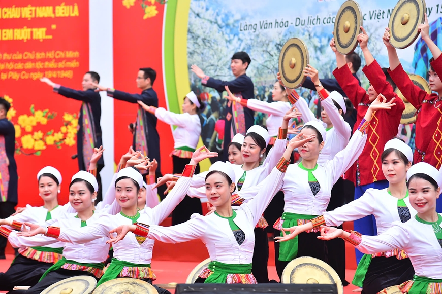 Chủ tịch nước Lương Cường dự Ngày hội 