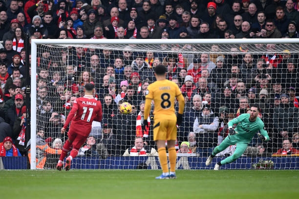Liverpool tái lập khoảng cách 7 điểm hơn Arsenal