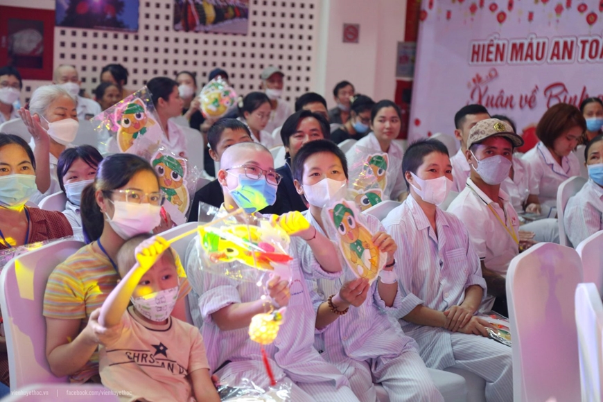 “Mang âm nhạc đến bệnh viện” kỷ niệm 70 năm Ngày Thầy thuốc Việt Nam