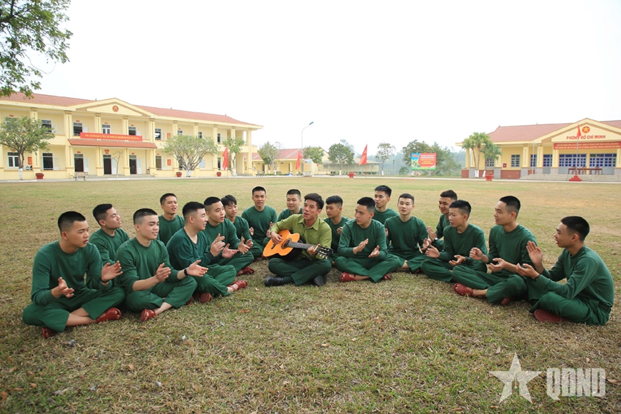 Ngày nghỉ đầu tiên của chiến sĩ mới
