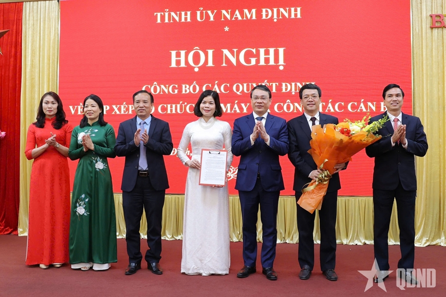Nam Định công bố các quyết định về sắp xếp tổ chức bộ máy và công tác cán bộ