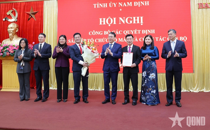 Nam Định công bố các quyết định về sắp xếp tổ chức bộ máy và công tác cán bộ