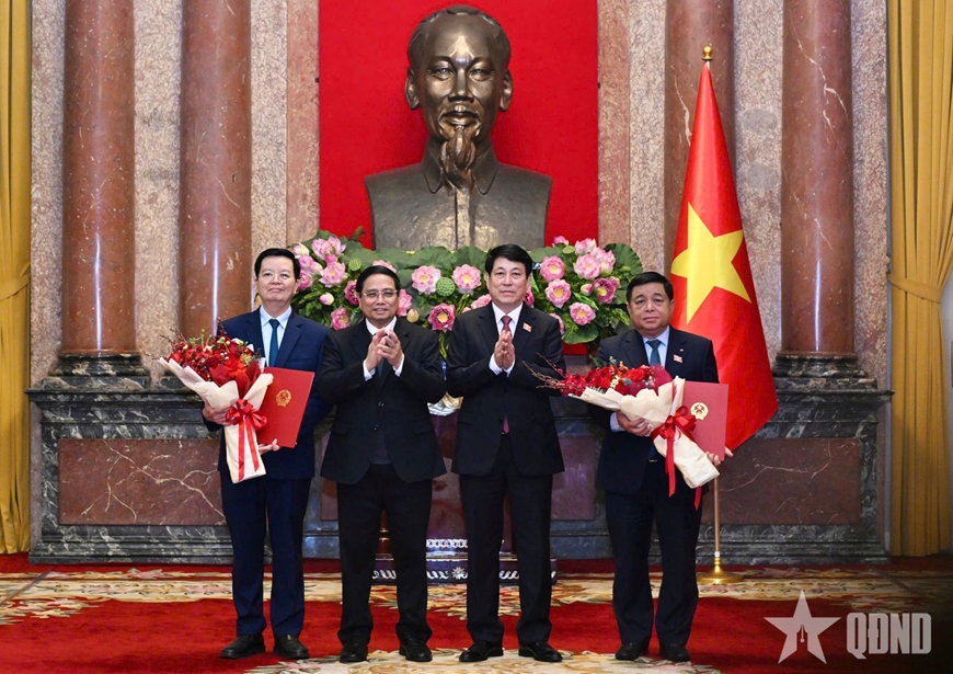 Chủ tịch nước Lương Cường trao quyết định bổ nhiệm Phó thủ tướng và Bộ trưởng