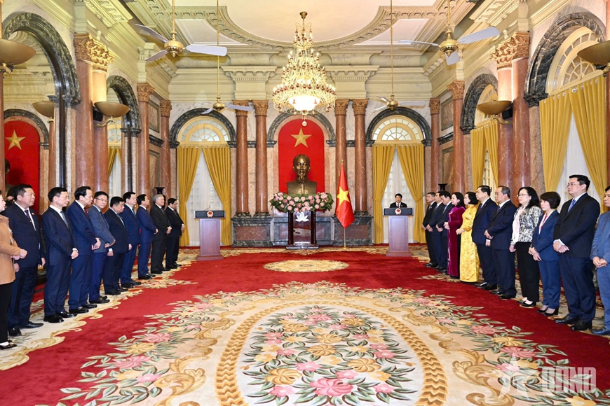 Chủ tịch nước Lương Cường trao quyết định bổ nhiệm Phó thủ tướng và Bộ trưởng