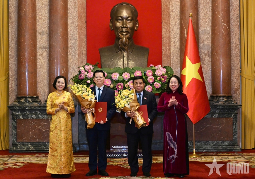 Chủ tịch nước Lương Cường trao quyết định bổ nhiệm Phó thủ tướng và Bộ trưởng