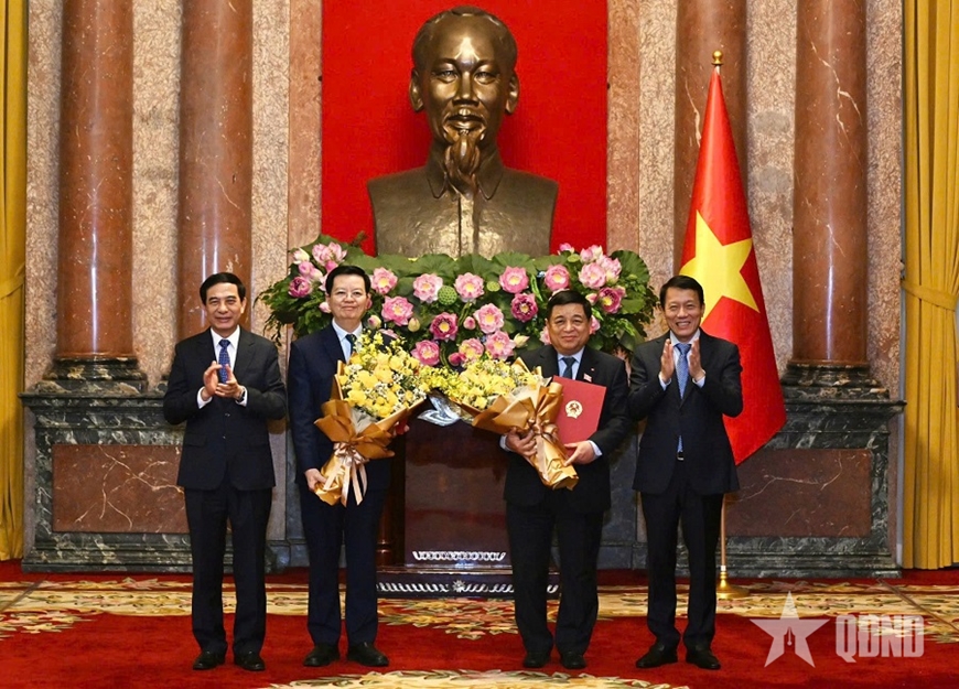 Chủ tịch nước Lương Cường trao quyết định bổ nhiệm Phó thủ tướng và Bộ trưởng