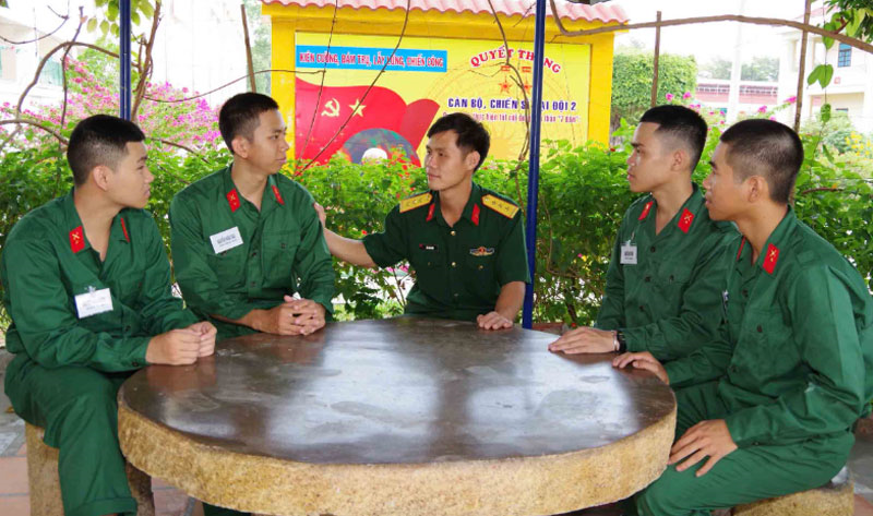 Tập làm chiến sĩ 