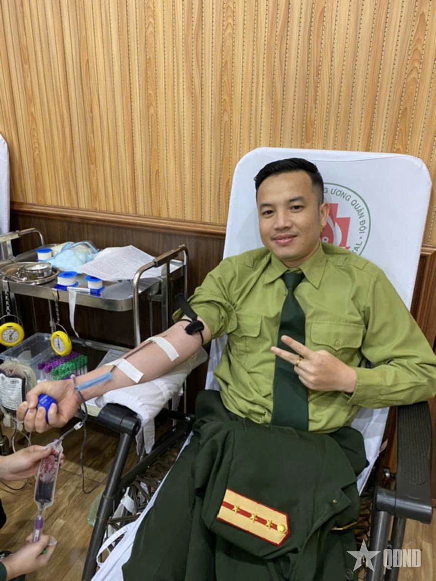 Hiến máu tình nguyện nối nhịp cầu nhân ái Việt - Lào