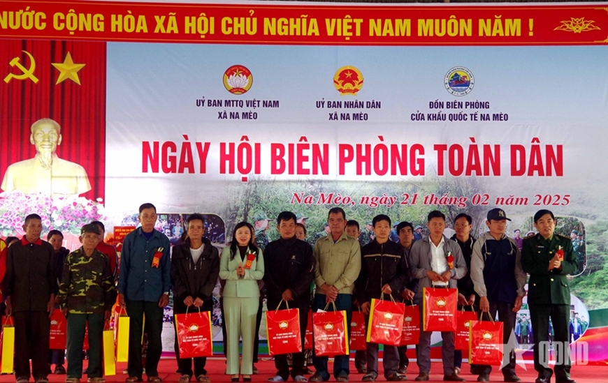 Thanh Hóa: Nhiều hoạt động ý nghĩa trong Ngày hội Biên phòng toàn dân năm 2025
