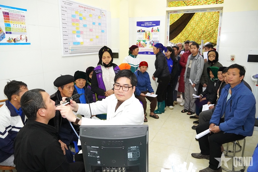 Hà Giang: Khám sức khỏe, cấp thuốc miễn phí cho bà con dân tộc thiểu số
