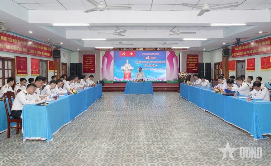 Quân chủng Hải quân kiểm tra công tác chuẩn bị huấn luyện năm 2025 tại Lữ đoàn 83 Công binh Hải quân Quân chủng Hải quân kiểm tra công tác chuẩn bị huấn luyện năm 2025 tại Lữ đoàn 83 Công binh Hải quân