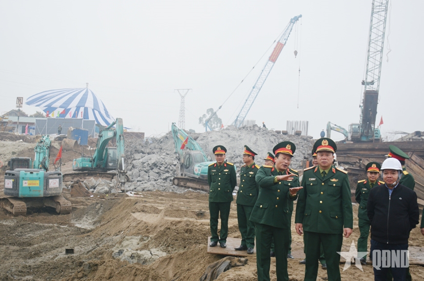 Phấn đấu hoàn thành xây dựng cầu Phong Châu trong quý IV-2025