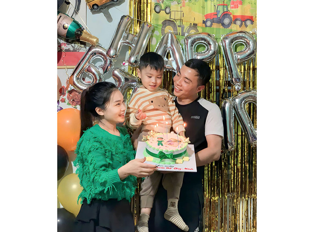 Mình là điểm tựa để anh yên tâm công tác