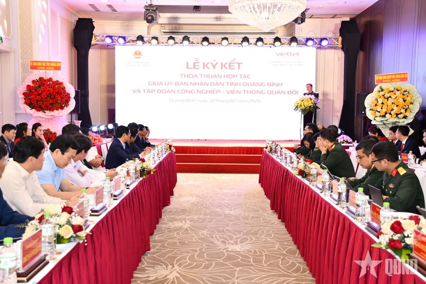 Coopération en matière de transformation numérique entre le Comité populaire provincial de Quang Binh et Viettel
