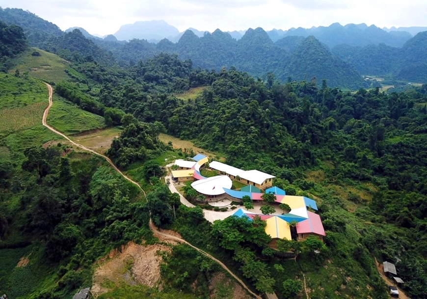 “Hoa rừng” - trường học đẹp, kiên cố cho học sinh vùng cao