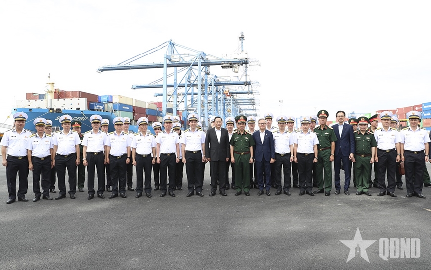 Thủ tướng Lào thăm Tổng công ty Tân Cảng Sài Gòn