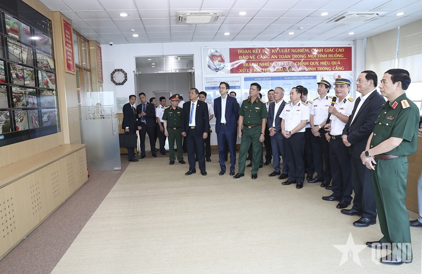 Thủ tướng Lào thăm Tổng công ty Tân Cảng Sài Gòn