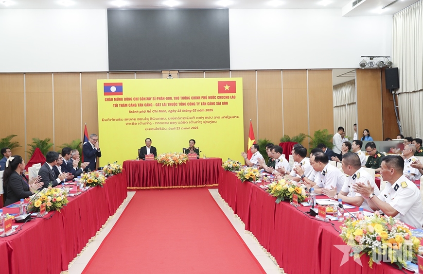 Thủ tướng Lào thăm Tổng công ty Tân Cảng Sài Gòn
