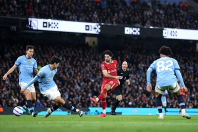 Tin thể thao (24-2): Man City gục ngã trước Liverpool, Real đòi lại vị trí thứ hai