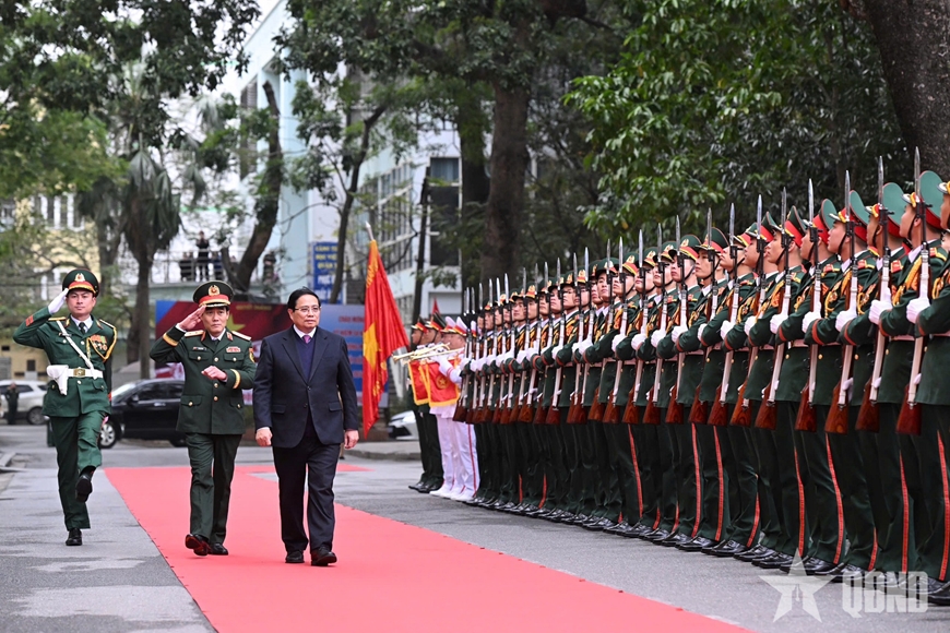 Thủ tướng Phạm Minh Chính thăm và chúc mừng Học viện Quân y