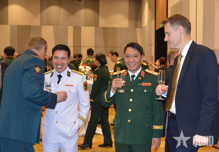 Đại sứ quán Nga chiêu đãi nhân kỷ niệm Ngày Người bảo vệ Tổ quốc