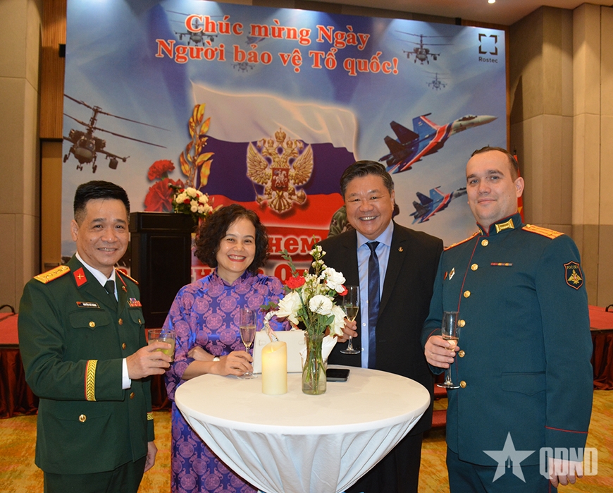 Đại sứ quán Nga chiêu đãi nhân kỷ niệm Ngày Người bảo vệ Tổ quốc