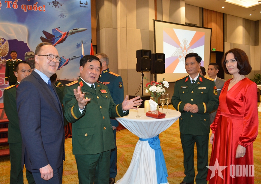 Đại sứ quán Nga chiêu đãi nhân kỷ niệm Ngày Người bảo vệ Tổ quốc