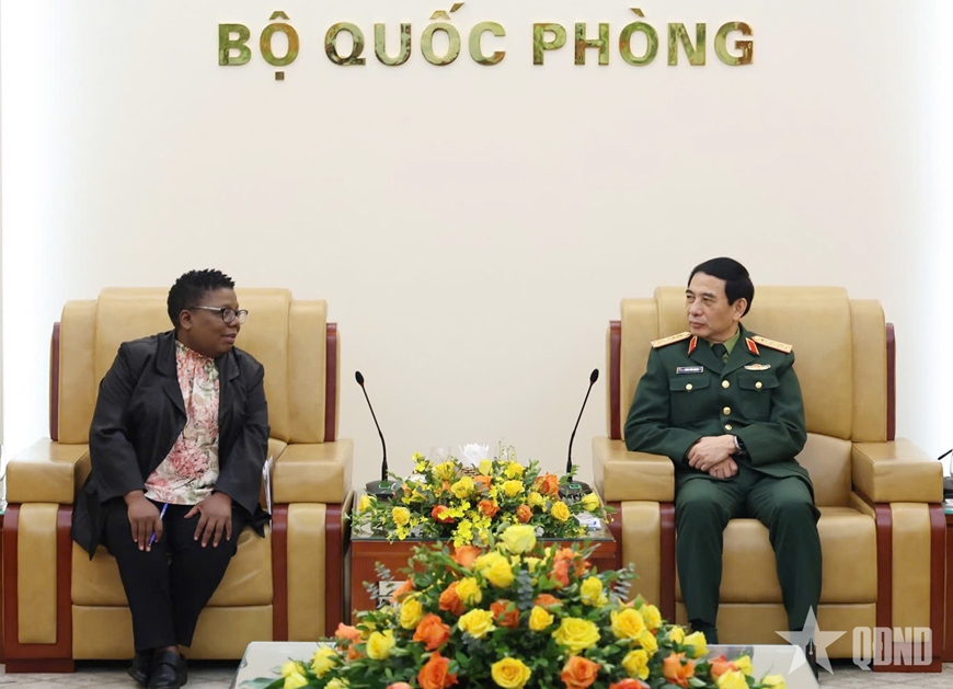 Đại tướng Phan Văn Giang tiếp Quyền Tổng Thư ký Quốc phòng Nam Phi