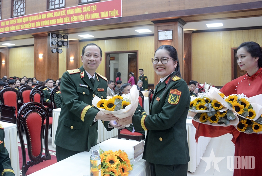 Bệnh viện Bỏng quốc gia Lê Hữu Trác kỷ niệm Ngày Thầy thuốc Việt Nam