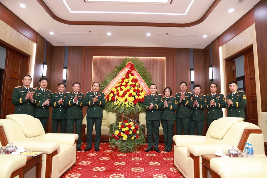 Thượng tướng Phùng Sĩ Tấn thăm, chúc mừng Bệnh viện Trung ương Quân đội 108