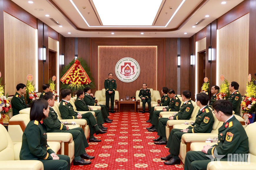 Thượng tướng Phùng Sĩ Tấn thăm, chúc mừng Bệnh viện Trung ương Quân đội 108