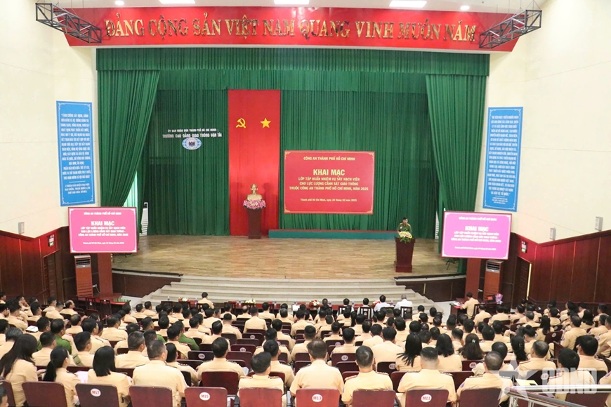 Công an TP Hồ Chí Minh tổ chức tập huấn nhiệm vụ sát hạch, cấp giấy phép lái xe