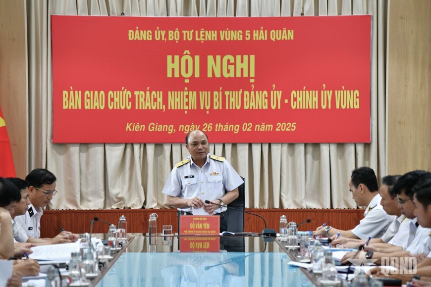 Bàn giao chức trách, nhiệm vụ Bí thư Đảng ủy, Chính ủy Vùng 5 Hải quân
