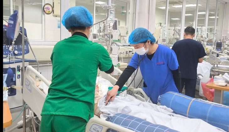 Tự trị mụn, thiếu nữ nhập viện nguy kịch vì nhiễm tụ cầu vàng