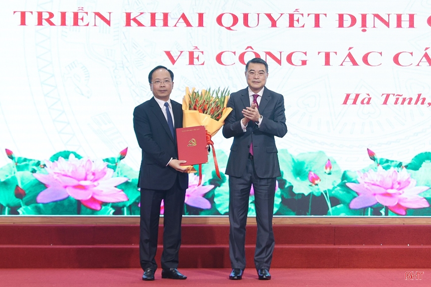 Công bố quyết định của Bộ Chính trị bổ nhiệm tân Bí thư Tỉnh ủy Hà Tĩnh