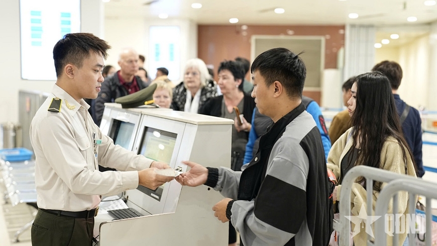 An toàn giao thông: Bảo đảm tuyệt đối an toàn hàng không