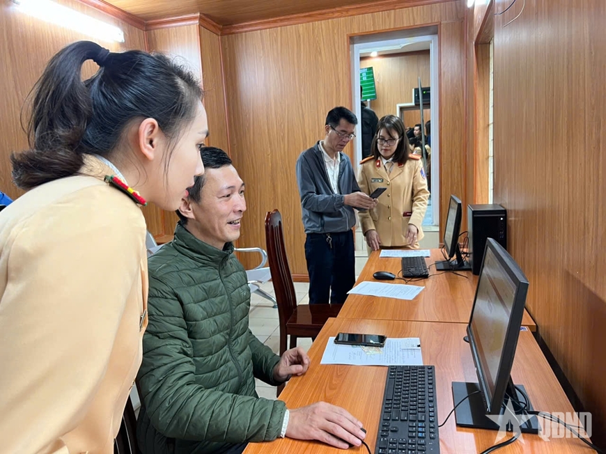 Ngày đầu Công an Hà Nội thực hiện sát hạch, cấp giấy phép lái xe