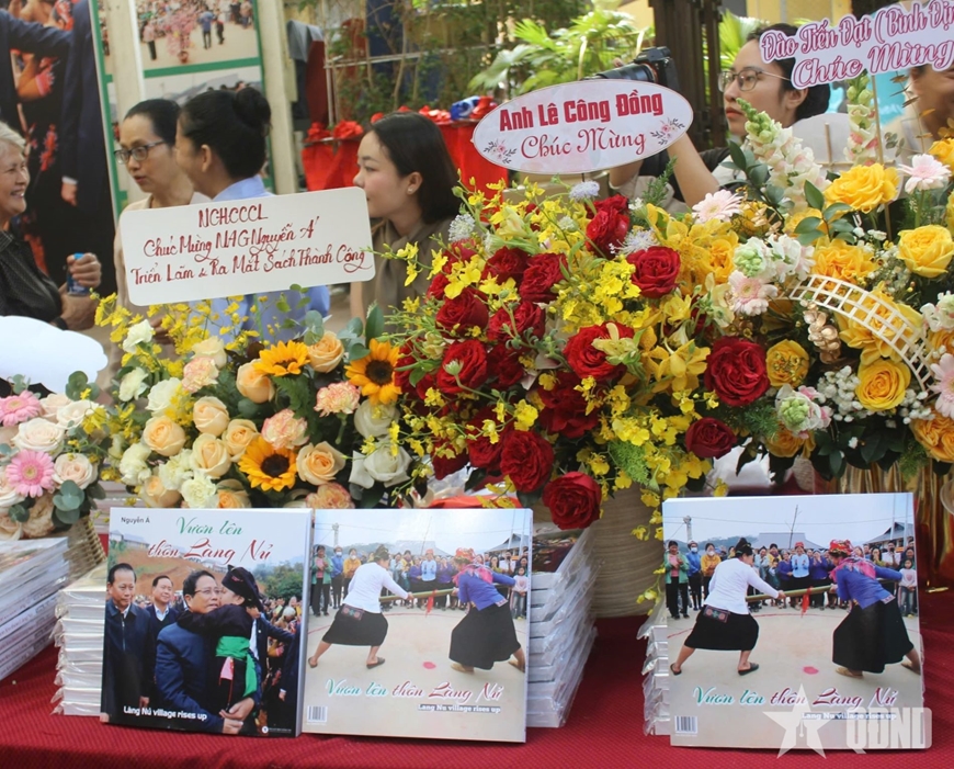 Không gian trưng bày sách ảnh 